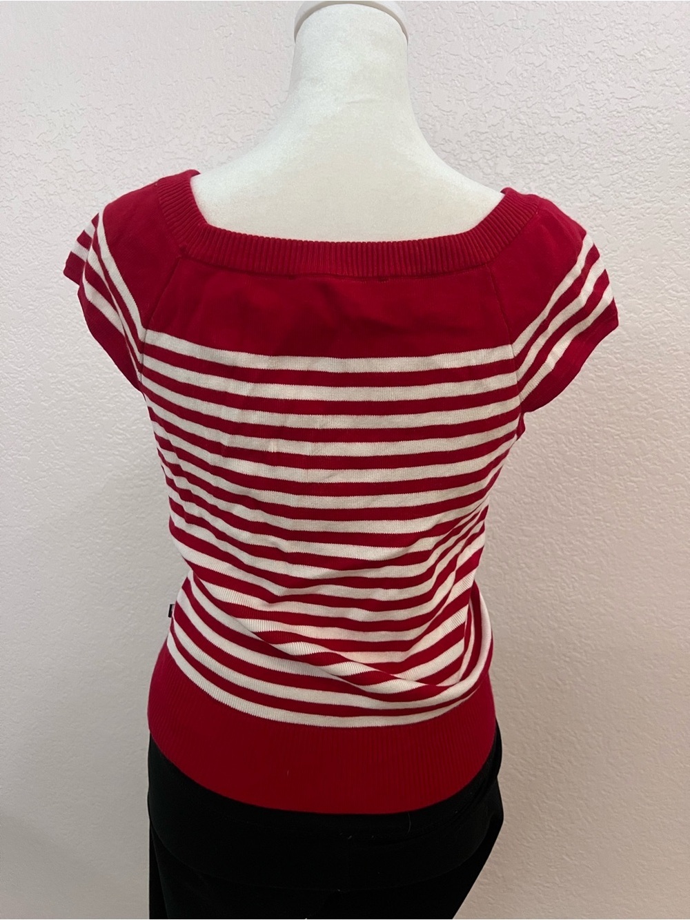 Tommy Hilfiger Off Shoulder Sweater Top Women’s Medium Red White Striped Knit - Picture 5 of 7